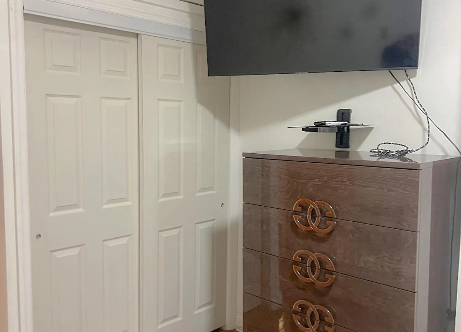 2 Bedroom Bliss In College Point New York United States